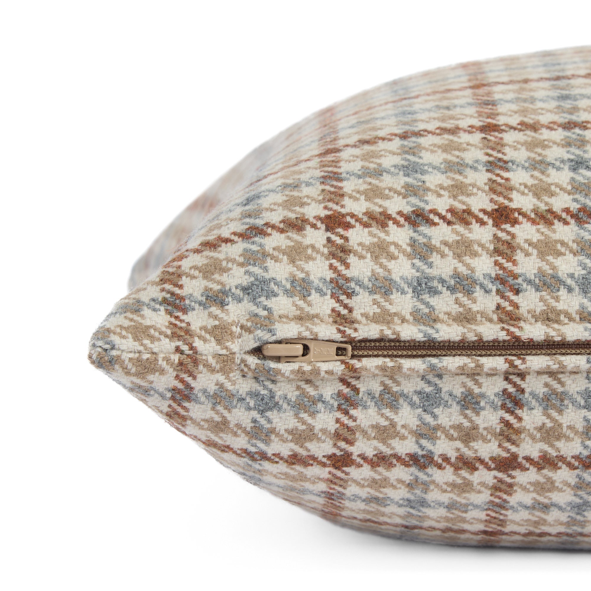 Close up side zipper view of Vesper Plaid 14x20 houndstooth lumbar cushion by Tonic Living.