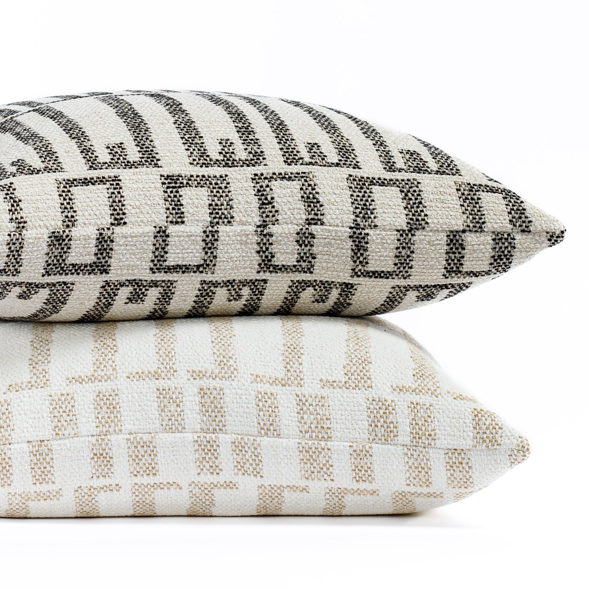 Mallia 20x20 Indoor Outdoor Pillow Carbon With Insert