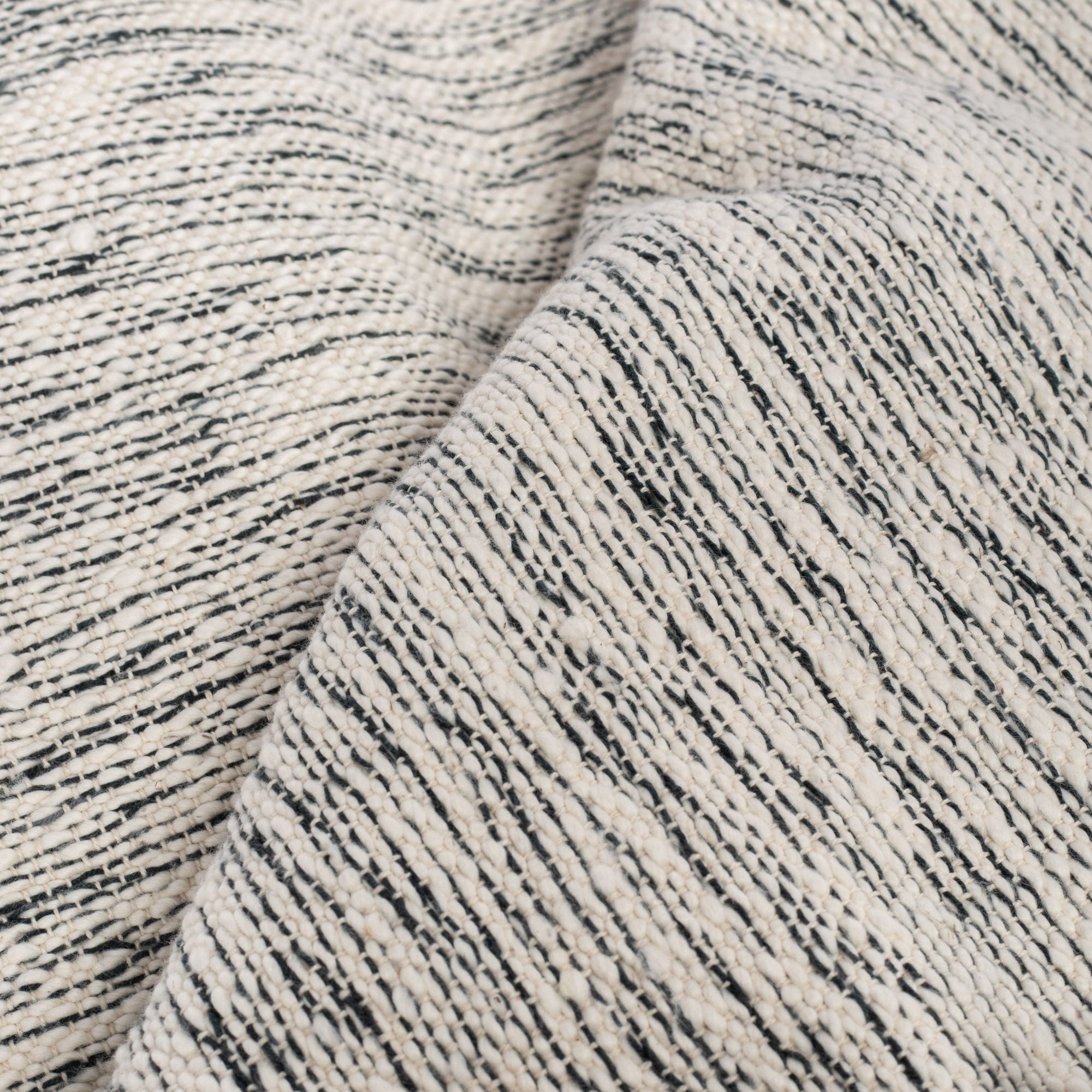 Silvero Throw Blanket Pepper