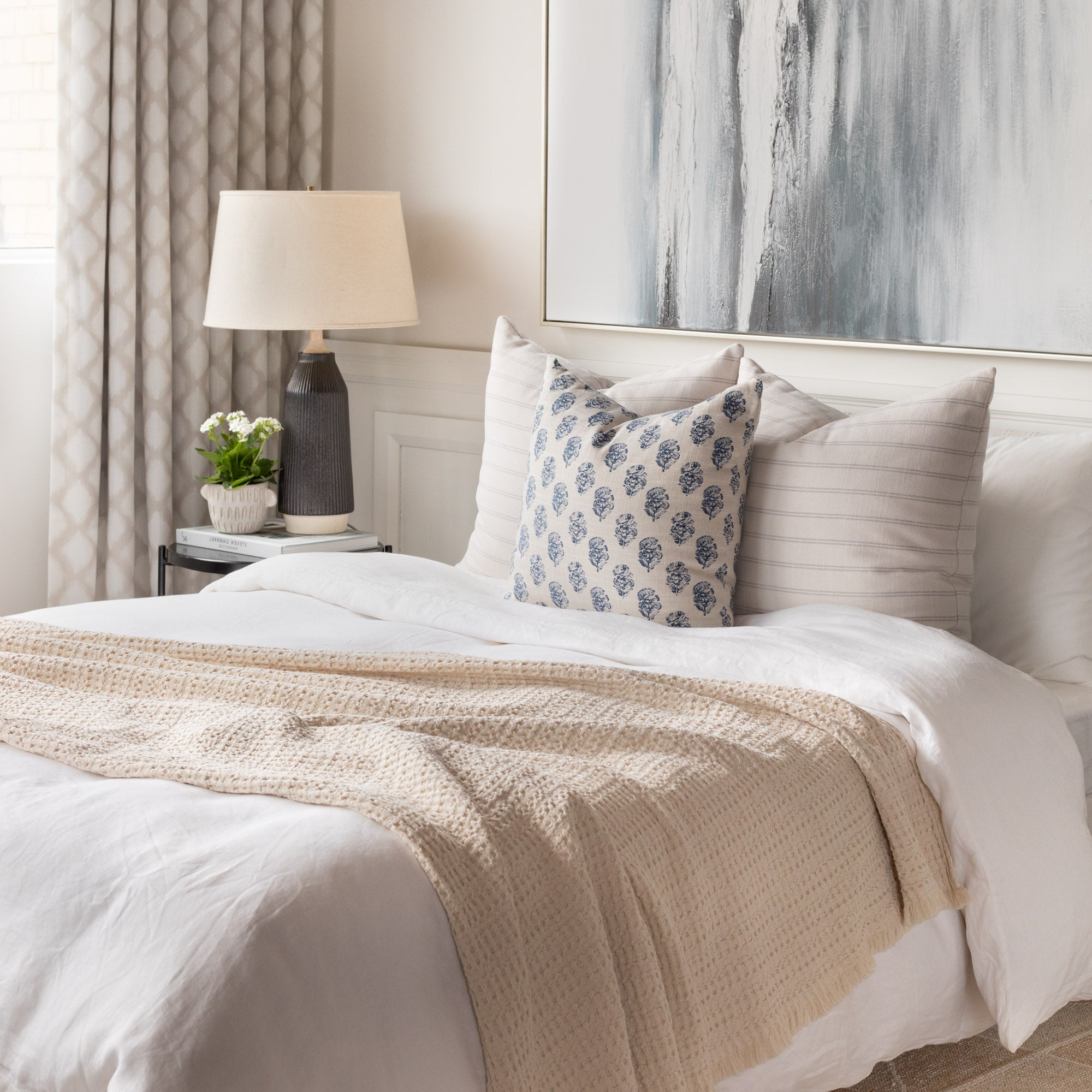 Bedroom pillows outlet